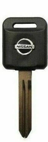 Control remoto 4B + llave chip transpondedor N104 Sentra Titan Versa Xterra en blanco (46) A++ Foto 2 de 3