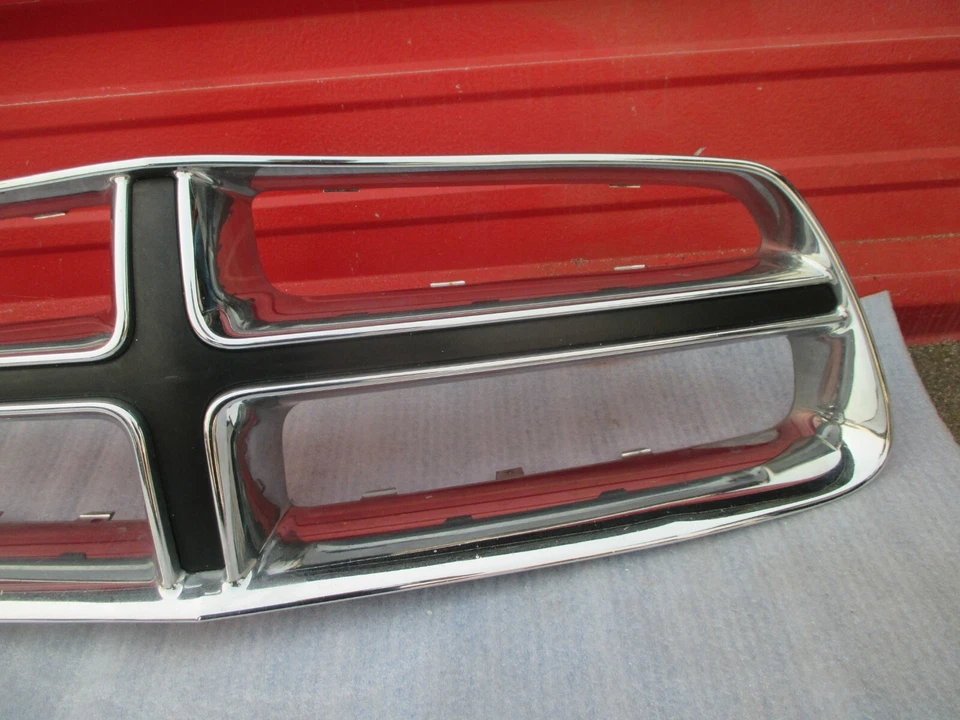 2011 2014 DODGE CHARGER FRONT CHROME GRILLE OEM 2012 2013 - Image 3 of 4