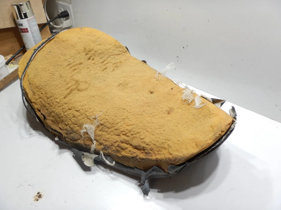 Assento Honda XL350 XL 350 K0 1974 - Imagem 3 de 4