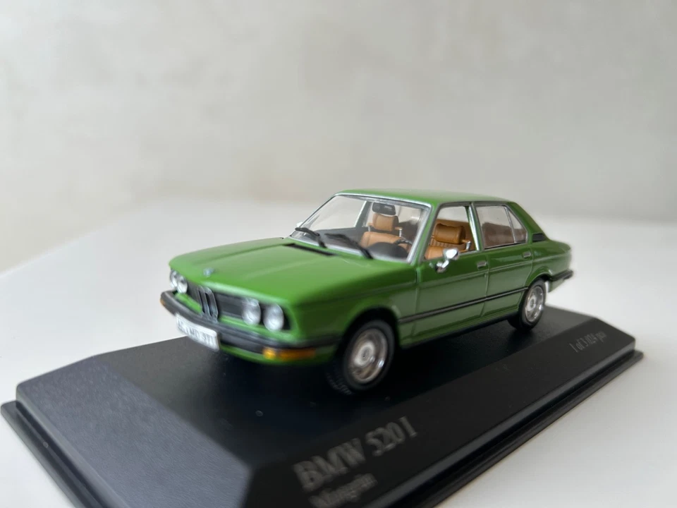 Minichamps BMW 520 I (E12) 1974 1:43 Foto 2 de 4