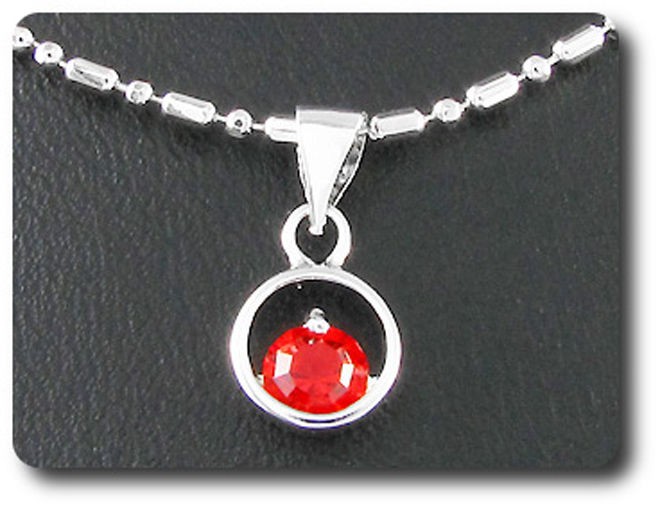 Pendentif rubis en plaqué or blanc 18K, un bijou de prestige pour femme