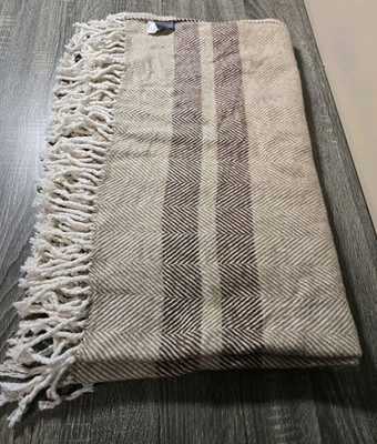 Roca Home Throw Blanket 50 x 67 in Beige/Brown Herringbone Fringed
