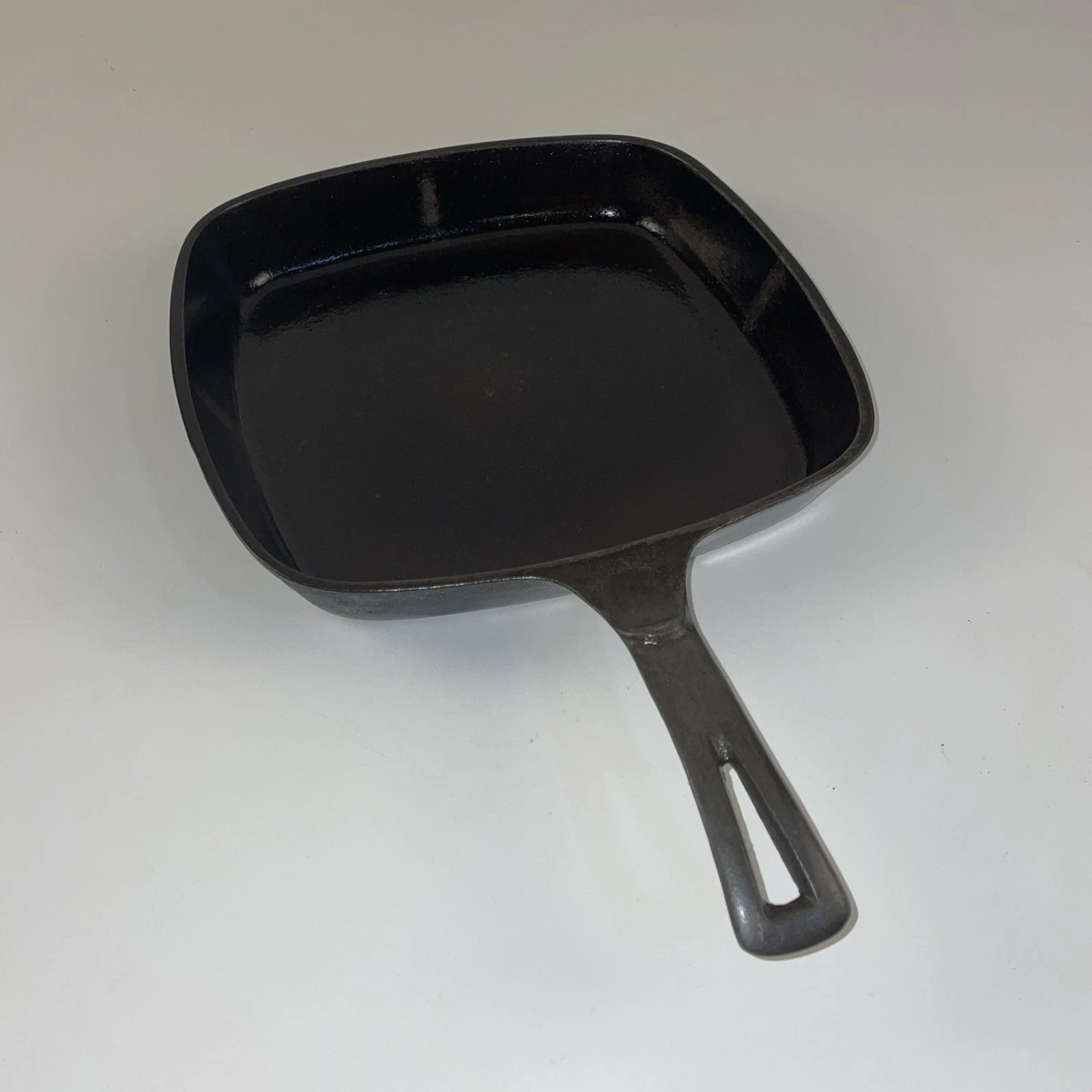 Unmarked Wagner Cast Iron Square Skillet Vintage Made in USA
Opens in a new window or tab
