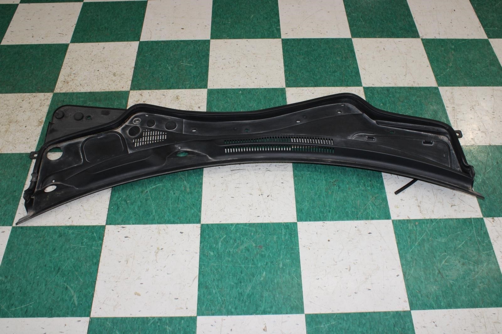 14-20 Ghibli Front Windshield Vent Wiper Cow Panel Trim Cover Factory OEM OE WTY