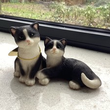 Leonardo Collection Black & White Cats ornament  preloved with tags.  7cm tall 