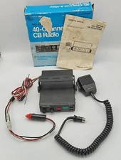 REALISTIC TRC-430 CB RADIO with Handset - 40 Channel, 2-Way - Works! In Orig Box