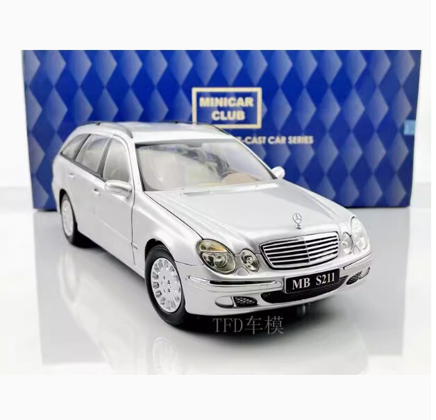 ミニカー1/18 箱あり KYOSHO MERCEDES BENZ No.330 Kyosho 1:18 Diecast Mercedes-Benz E-Class W211 No Mirrors