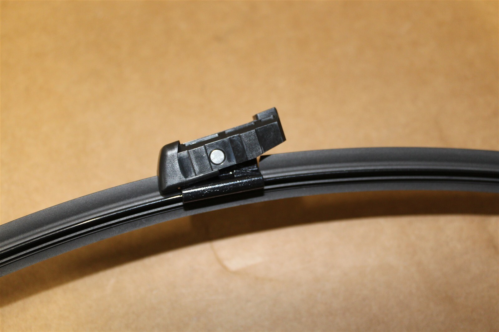 VW Tiguan left / Passenger side wiper blade RHD 5N2955425 New genuine