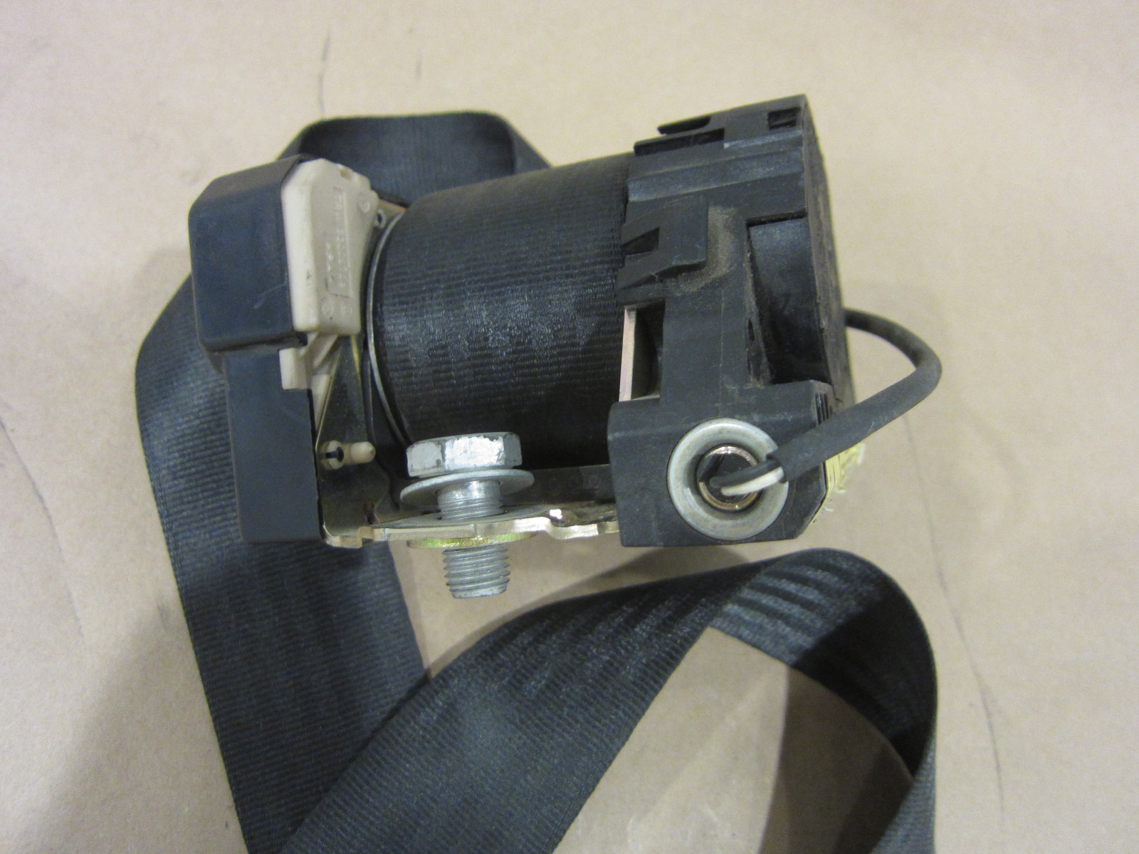 Maserati 4200 - RH Front Seat Belt Roller - Part# 66310500