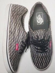 vans slip on zig zag