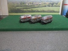 3x MAINLINE 14 TON TANK WAGONS 'SHELL' - UNBOXED