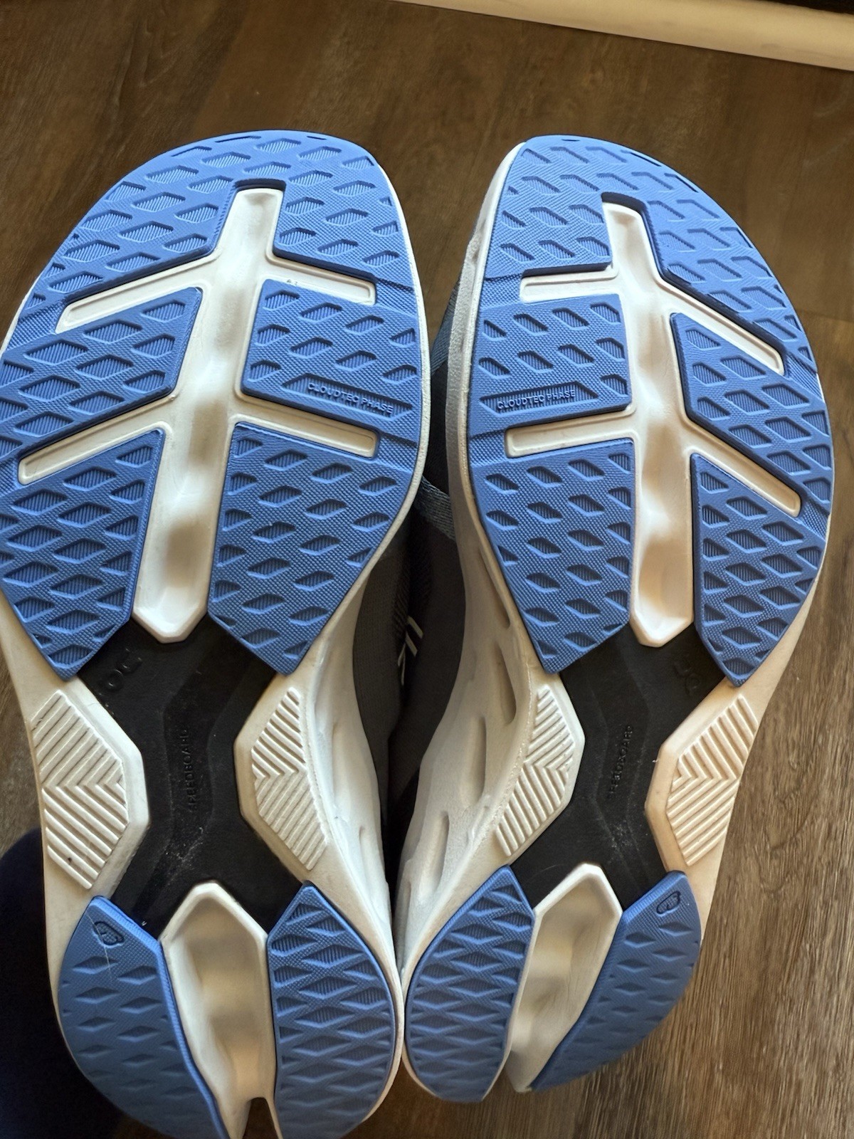 On Cloud Men's CloudEclipse Max Cushion Running S… - image 8