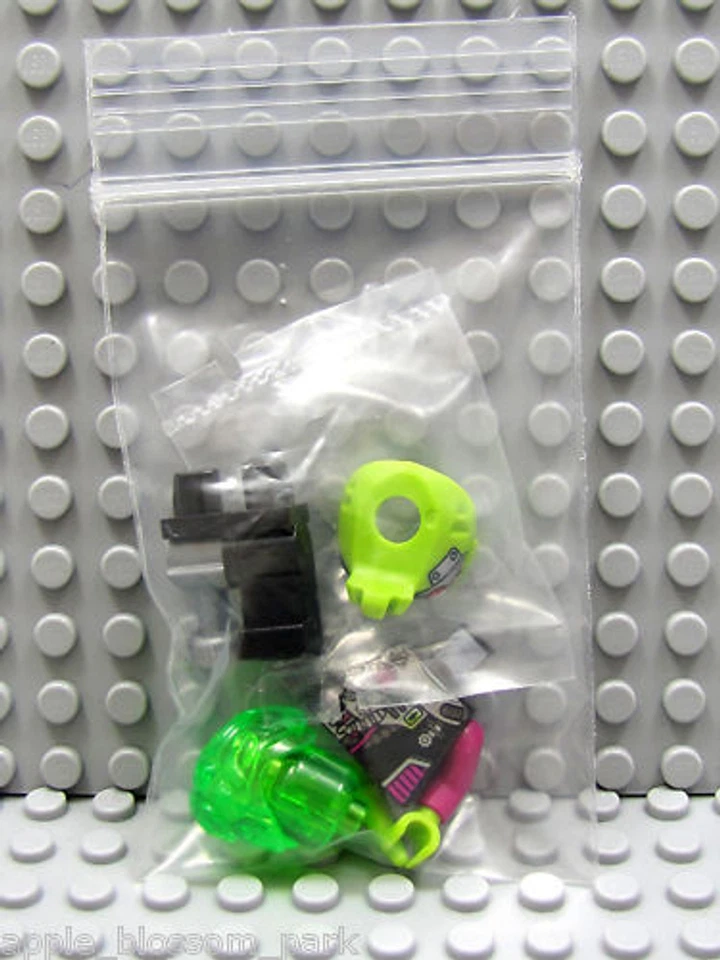 NEW Lego Alien Conquest Cyborg PIRATE VILLAIN Minifigure 7066 Green Minifig Head - Image 4 of 4