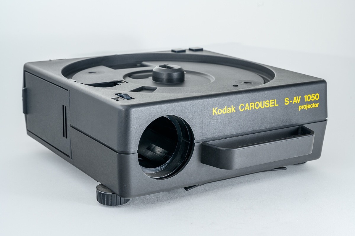 Kodak Carousel S-AV 1050 Projector - Complete Package - near