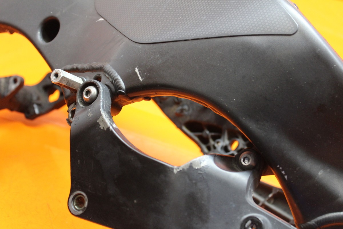06-07 KAWASAKI NINJA ZX10R STRAIGHT FRAME CHASSIS RACE/STUNT 06-07 KAWASAKI NINJA ZX10R STRAIGHT FRAME CHASSIS RACE/STUNT
