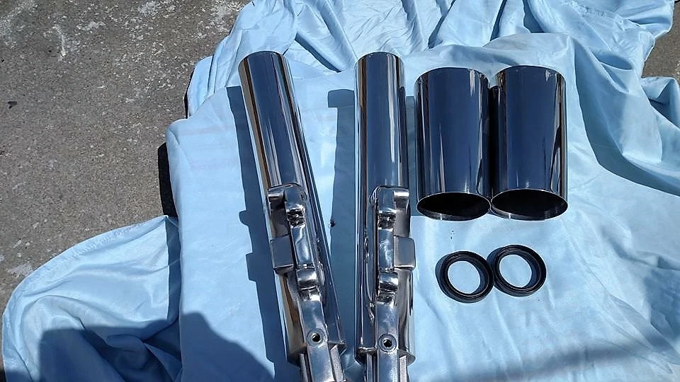 Harley POLISHED FRONT FORKS & COWBELLS 2000-2013 Touring 46496-00A 46498-00A  - Image 2 of 4