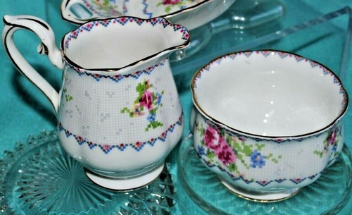 ELEGANT VTG ROYAL ALBERT PETIT POINT CHINA ENGLAND SET CREAMER SUGAR BOWL GOLD - Picture 3 of 9