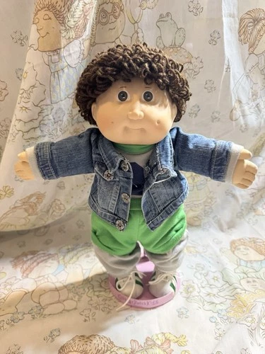 Cabbage Patch Kids Jesmar Brown Loops Boy Brown Eyes