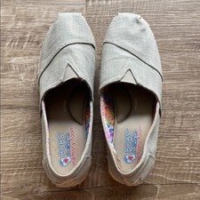 BOBS Taupe Espadrille Shoes Size 8 - low heel