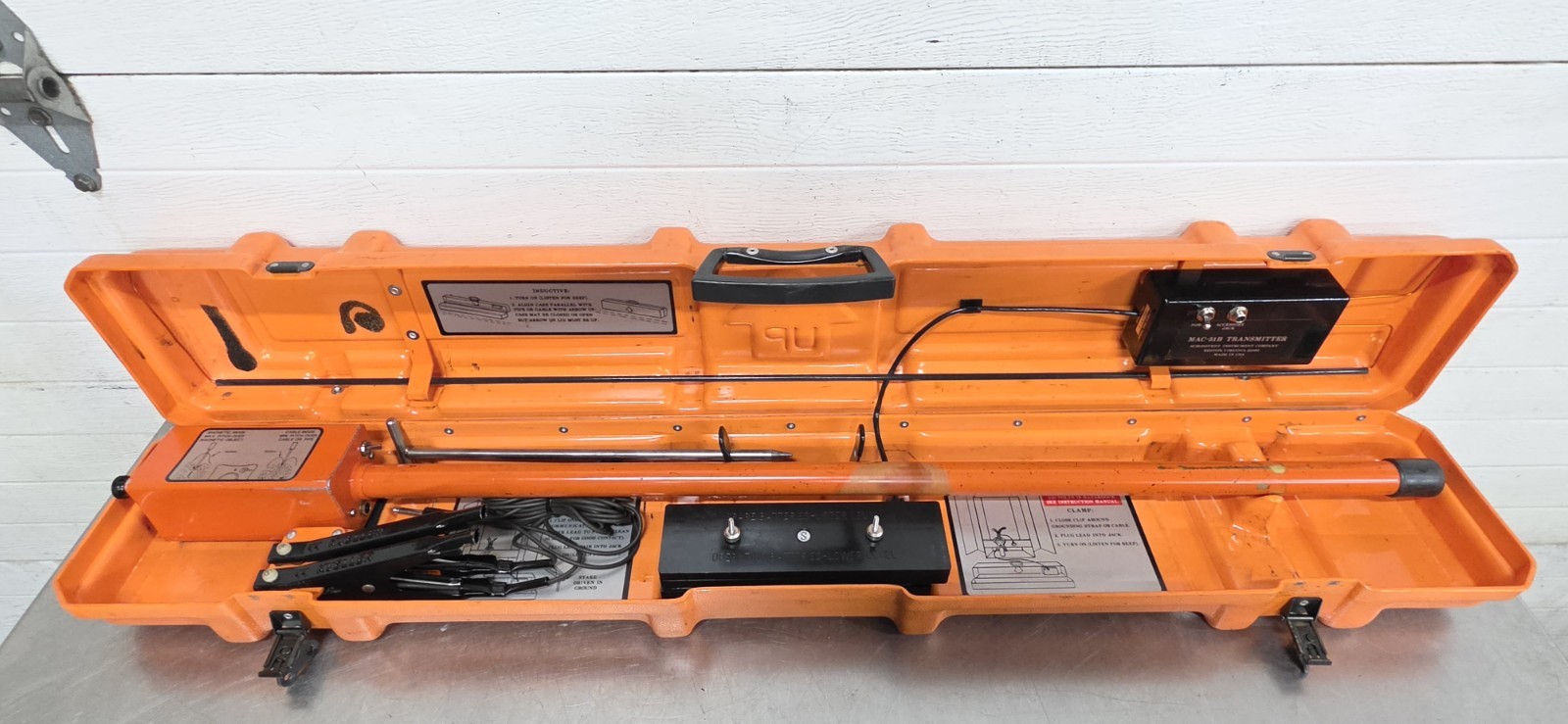 Pipe, Cable, and Magnetic Locator- Schonstedt MAC-51B Receiver And Transmitter