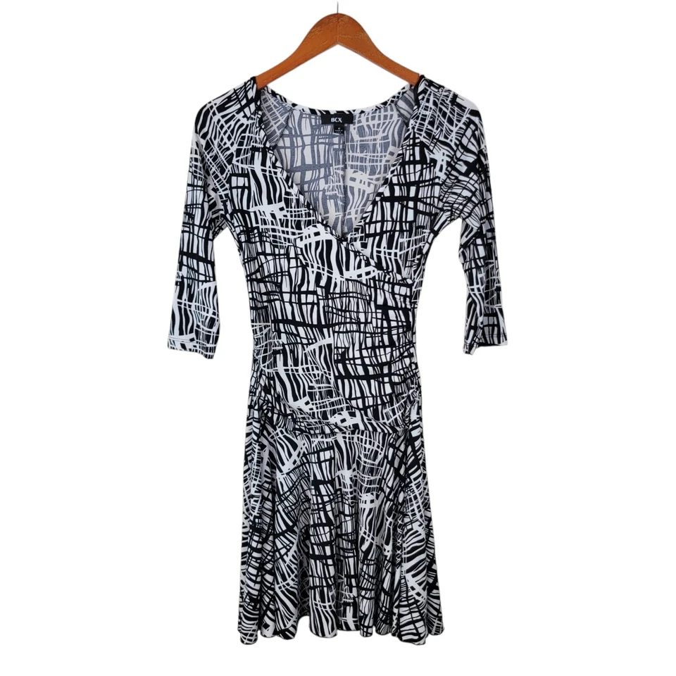 Vestido Vintage Y2K Talla Mediana Elastizado Fiesta Cintura Acanalada Negro Blanco Acampanado Envolvente Foto 2 de 4