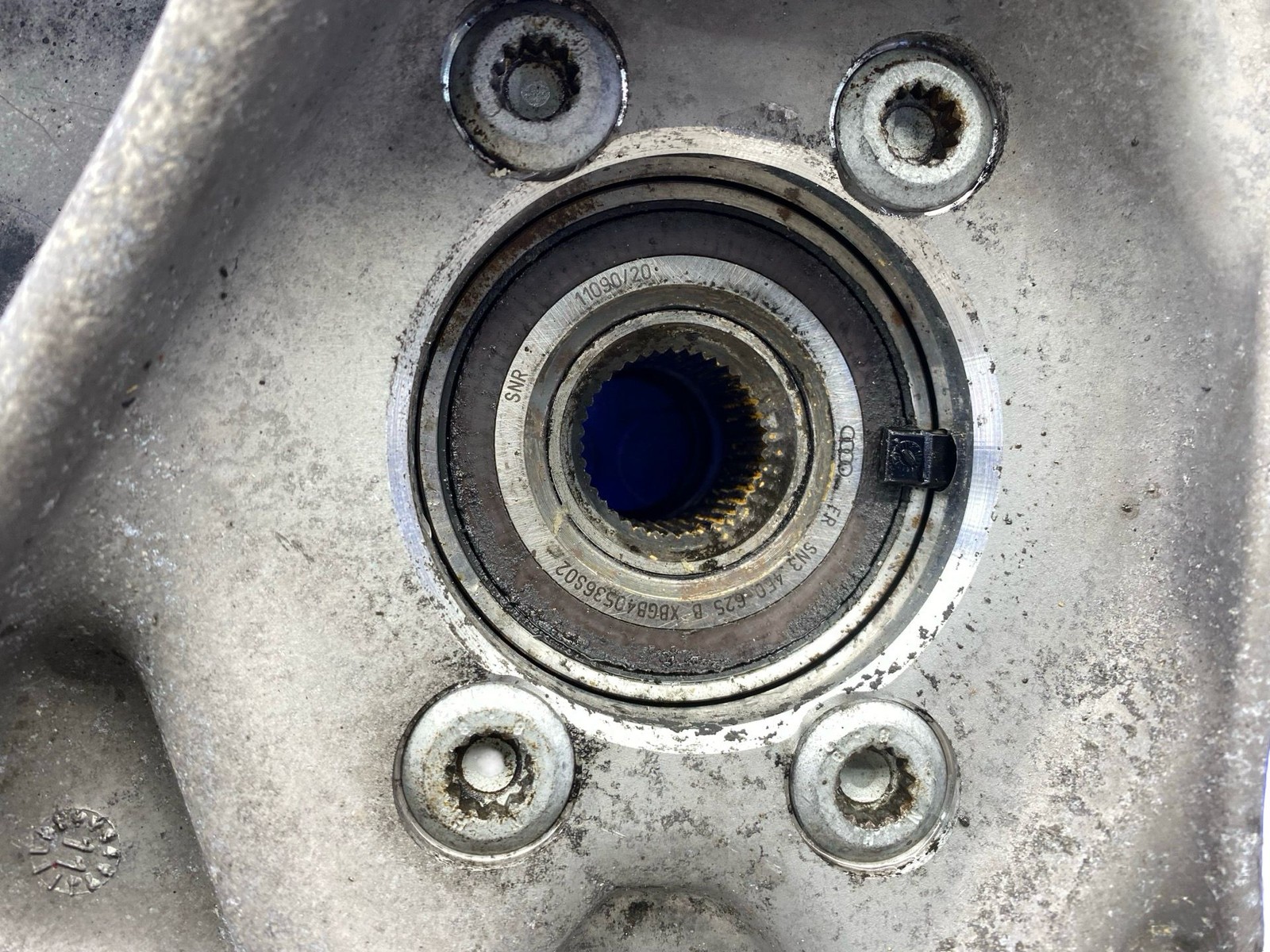2010-2015 Audi R8 v10 AWD 5.2L FRONT RIGHT SPINDLE KNUCKLE ASSEMBLY 420407246F