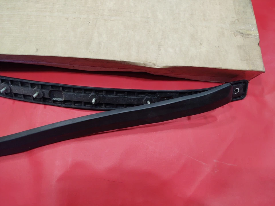 NOS GM OEM 1976 76 PONTIAC BONNEVILLE CATALINA FRONT BUMPER FILLER STRIP BAR PAD - Image 2 of 4