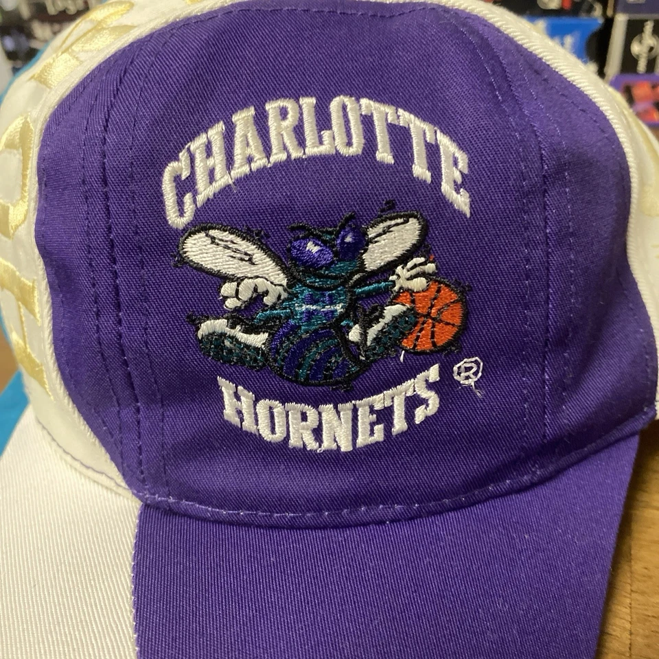 De colección Años 90 Charlotte Hornets Snapback Sombrero Vortex Remolino Raro Personalizado Oro Hechizo Foto 3 de 4