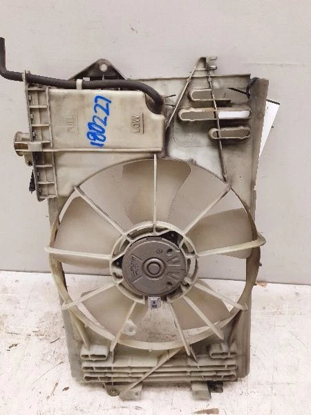 Conjunto de ventilador de motor de ventilador de radiador 1ZZFE motor XR compatível com 03-04 Toyota Matrix - Imagem 3 de 4