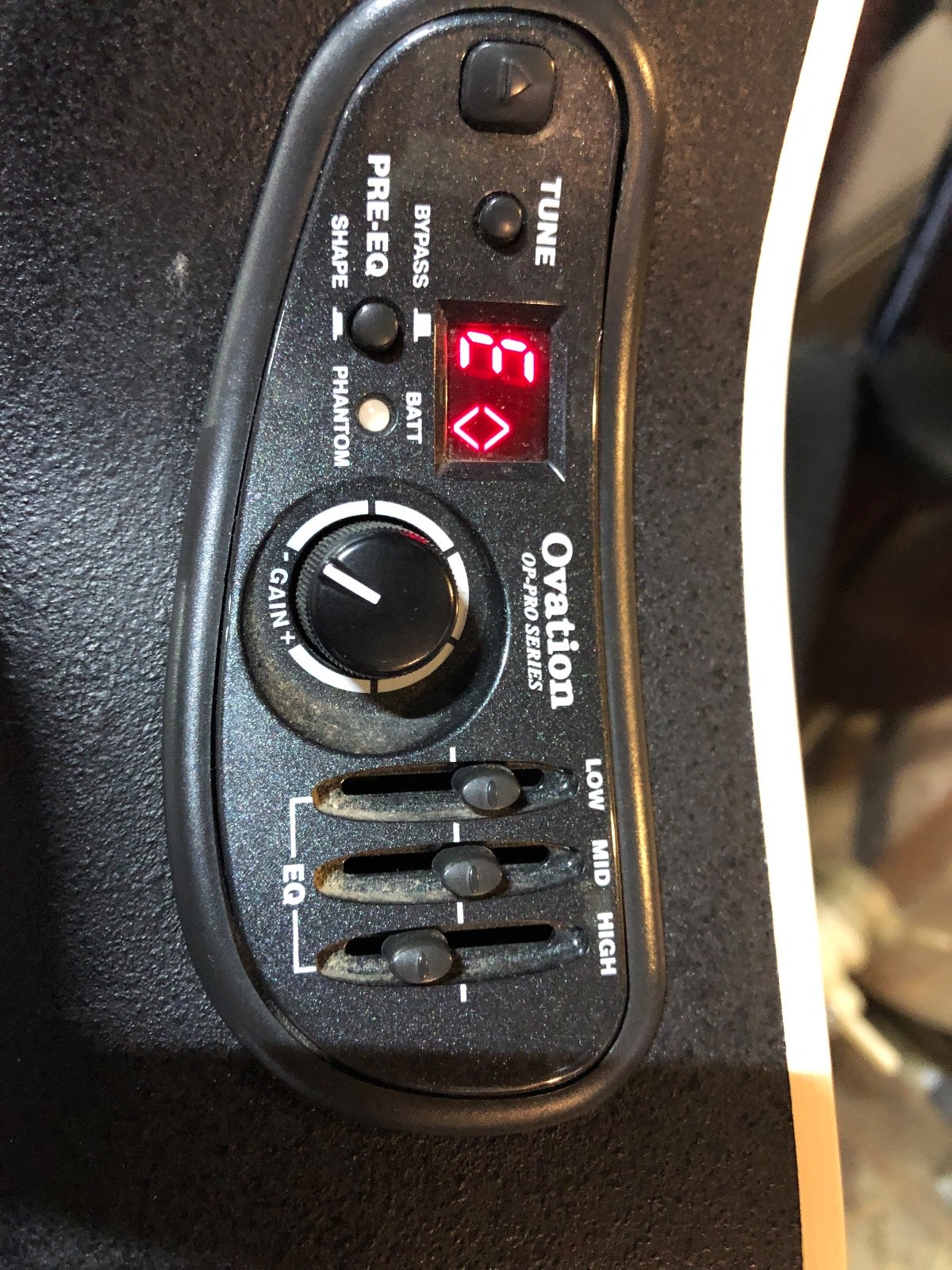 Ovation 1771 LX Pro Series (Cutaway)