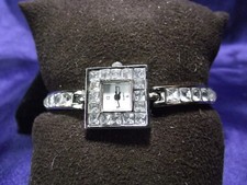 Woman's Yves Rocher Watch with Crystal Band Nice B114-1089 ZC