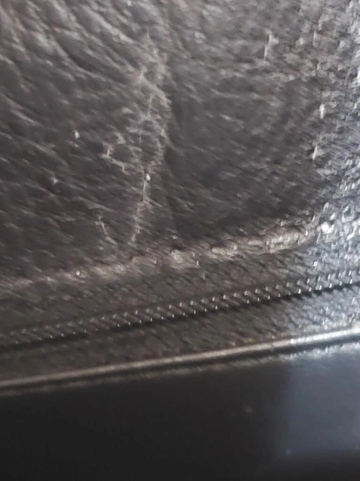 Bally Bucket Shoulder Purse Black Leather Bag Gold Tone Hardware Vintage - Image 4 of 4