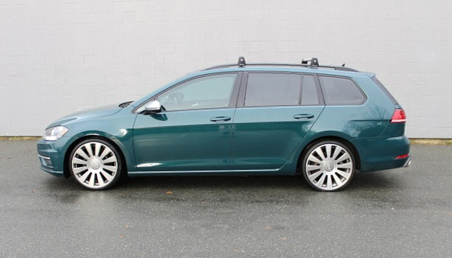 Bluetooth, backup camera, cruise control, a/c, heated seats in Cars & Trucks in Comox / Courtenay / Cumberland - Image 4