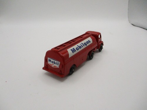 MATCHBOX MAJOR PACK M-8A-2 MOBILGAS PETROL TANKER MODIFIED V2 BPW MINTY CODE3 - Picture 6 of 14
