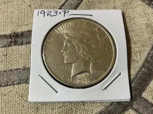 1923-P Peace Dollar 90% fine silver ungraded and uncertified