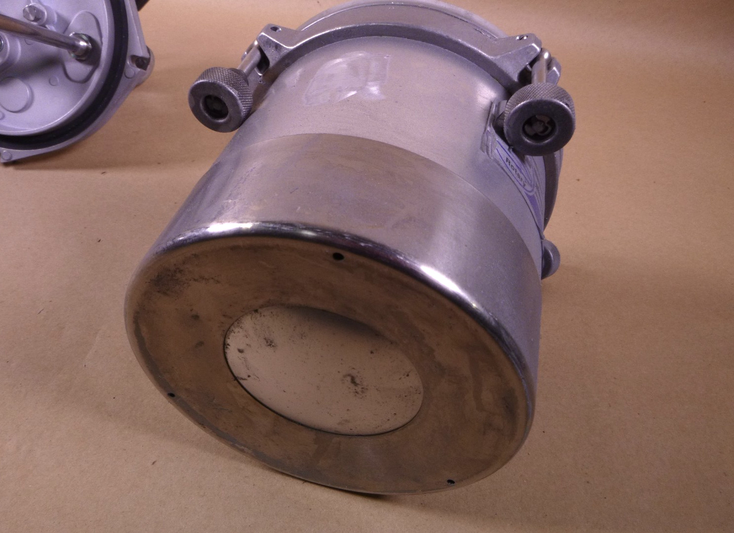 Binks SG2 Plus Pressure Cup Model 80-651 With Gast Rotary Agitator 2 Quart