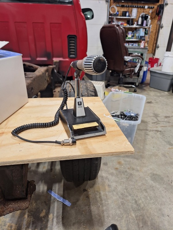 KENWOOD MODEL MC-50 DESK MICROPHONE HAS 8-PIN CONNECTOR