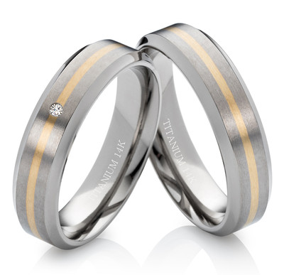 2 Eheringe Trauringe mit echtem Brillanten Titan 585 Golden Ring Gravur TG172