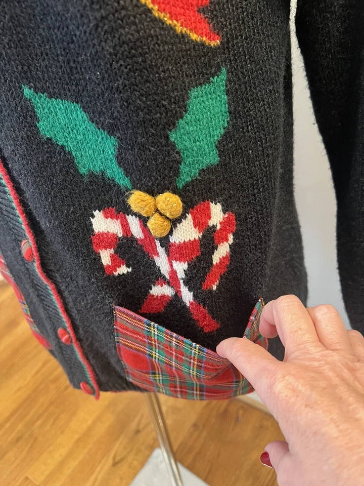 Suéter de Natal The Villager pequeno botão frontal-pilling e desgaste de lavagem - Imagem 4 de 4