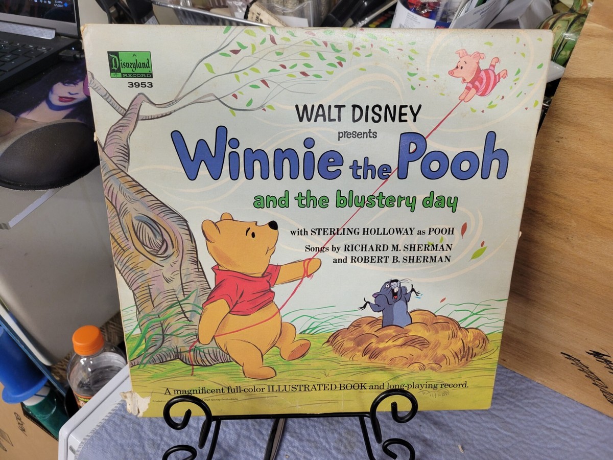 WALT DISNEY PRESENTS WINNIE THE POOH & THE BLUSTERY DAY DISNEYLAND