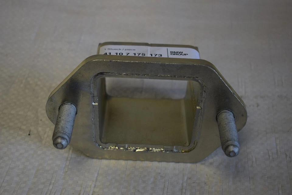 2012-2017 BMW 650i XDRIVE FLOOR RAIL REAR MOUNT 41107175173 - Image 3 of 4