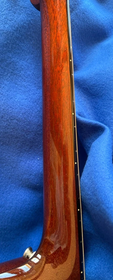 Collings 001-T Sitka Spruce, Honduran Mahogany 12 Fret, slotted  peg-head - Image 3 of 4
