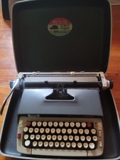 Vintage 1960's Smith Corona Classic 12 Portable Manual Typewriter w/Case thumbnail