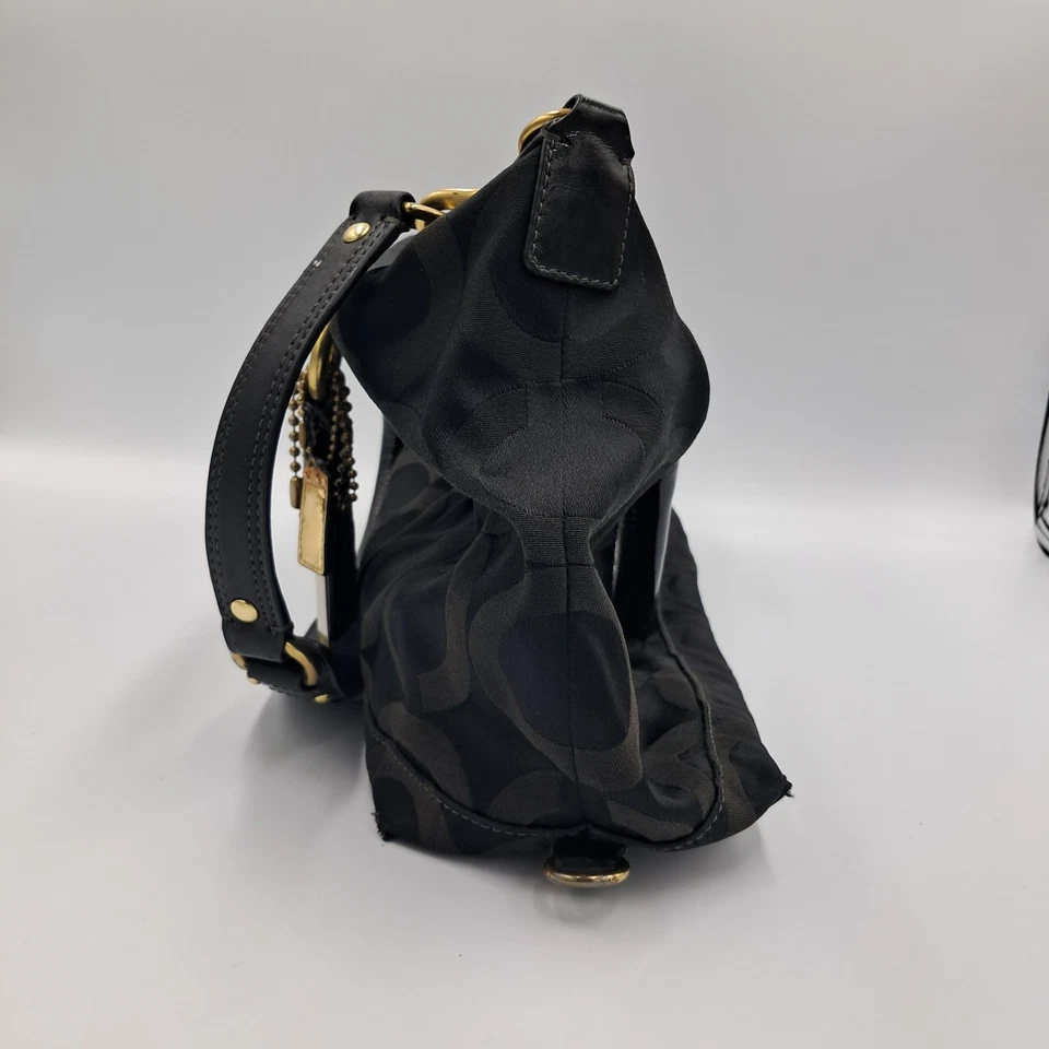 Bolso de hombro de cuero Coach Madison Sabrina de colección negro dorado Foto 4 de 4