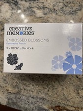 Creative Memories - Embossed Blossoms - Decorative Punch - NEW Promo Limited
