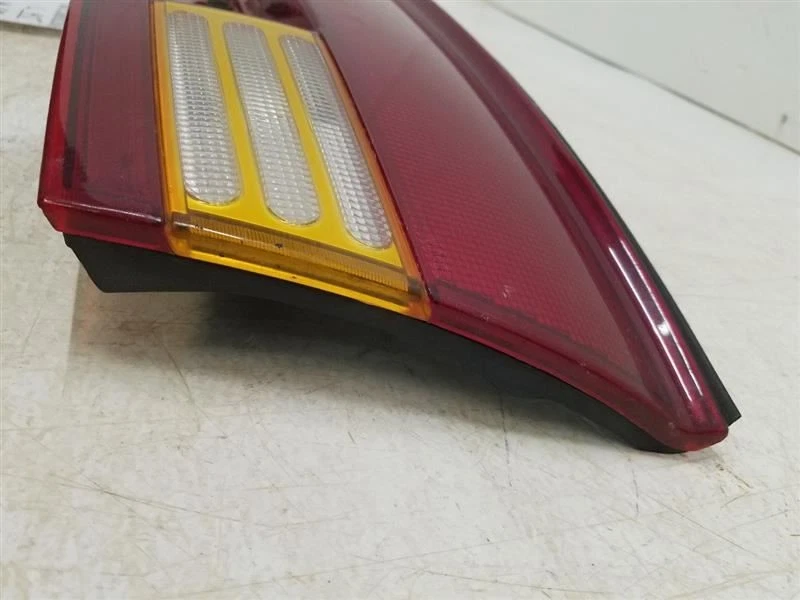 Luz trasera cupé montada en la tapa emblema negro se adapta a 97-99 Saturn serie S OEM Foto 3 de 4