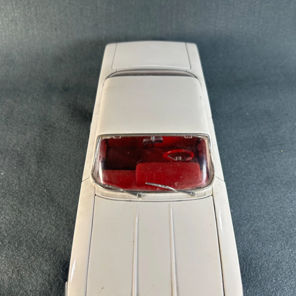 Chevrolet Bel Air 1962 Maisto coche diecast blanco escala 1/18 1:18 incompleto Foto 4 de 4