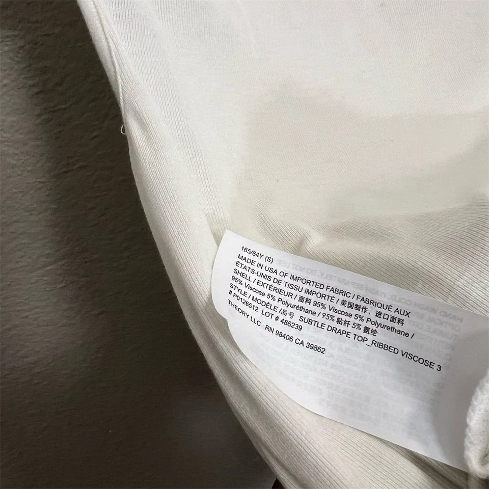 Camiseta sin mangas Theory para mujer marfil talla pequeña informal cuello alto Foto 4 de 4