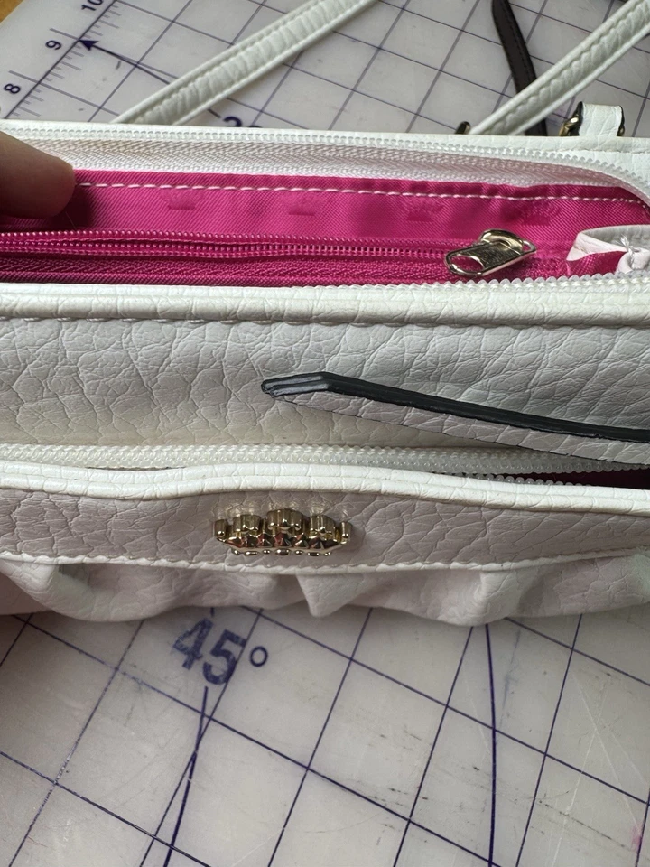 Бумажник-клатч через плечо Juicy Couture белый мягкий кожаный регулируемый ремешок-цепочка - Изображение 2 из 4