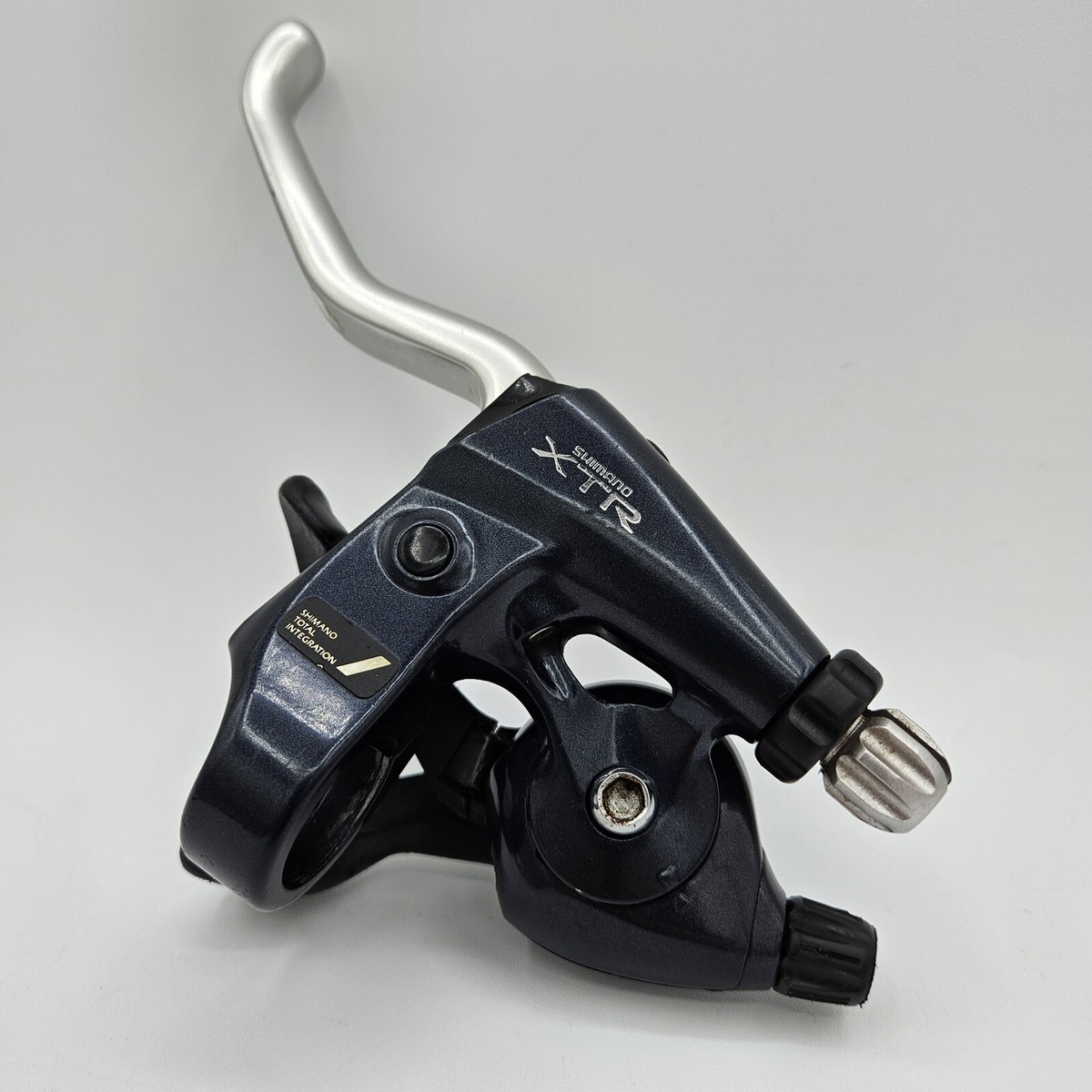 First SHIMANO XTR ST-M900, STI SHIFTERS / BRAKE LEVERS, 3 x First SHIMANO XTR ST-M900, STI SHIFTERS / BRAKE LEVERS, 3 x